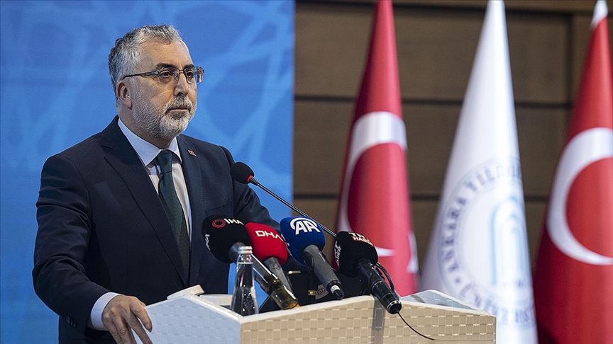 Bakan Işıkhan asgari ücreti belirlemek için Aralık’ta komisyon toplanacağını açıkladı.