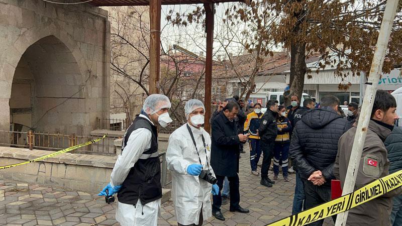 Hamamda sobadan sızan gazdan zehirlenen 2 kişi öldü