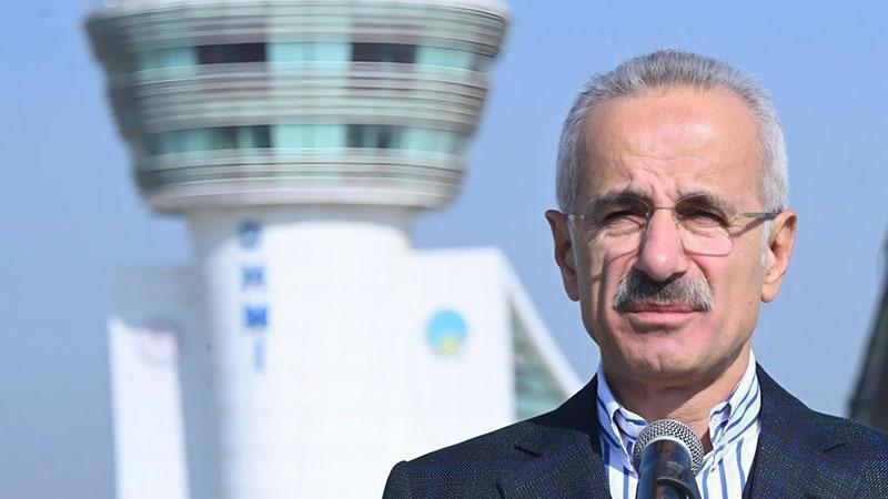 Bakan Uraloğlu: İstanbul Havalimanı’nda 3 pistte eş zamanlı iniş-kalkış yapılacak