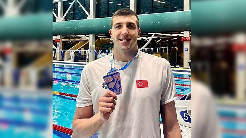 Emre Sakçı’dan Dünya Kısa Kulvar Yüzme Şampiyonası’nda gümüş madalya