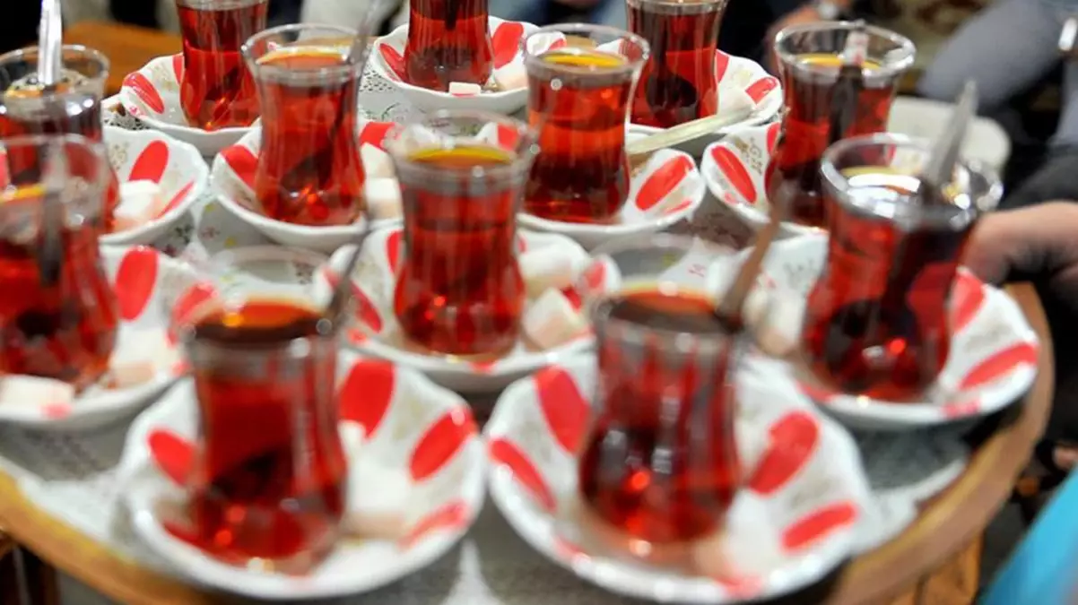 İstanbul’da 8 tane çaya ödenen para şaşırttı