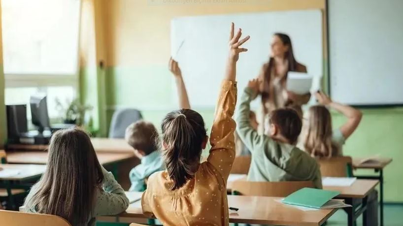 Okullarda kılık kıyafet serbestliği kaldırıldı!