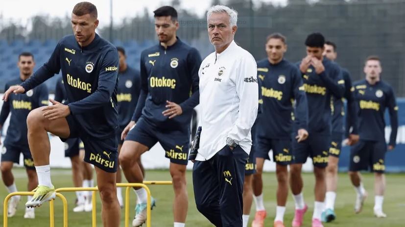 Fenerbahçe’de Mourinho’dan futbolculara derbi uyarısı!