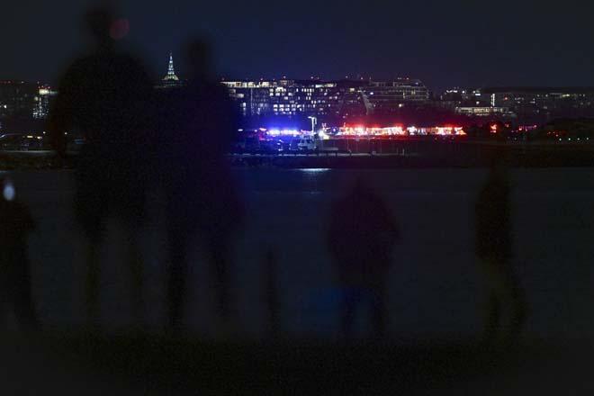 ABD’nin başkenti Washington’da yolcu uçağı helikopterle çarpıştı