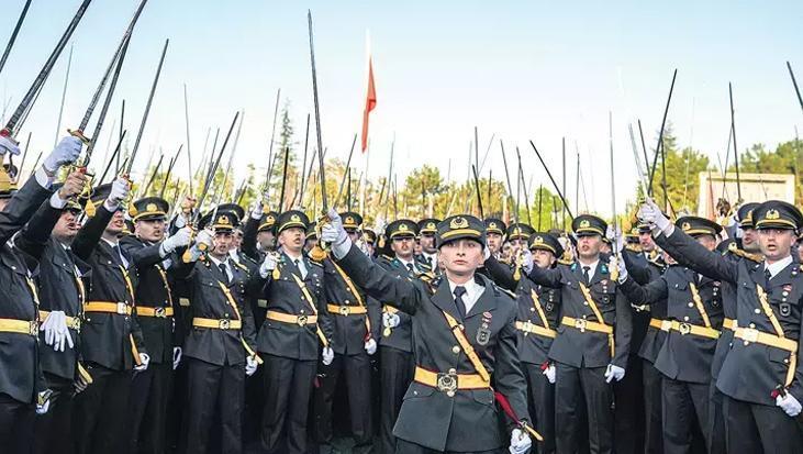 Teğmenlerin kılıçlı yemininde karar günü
