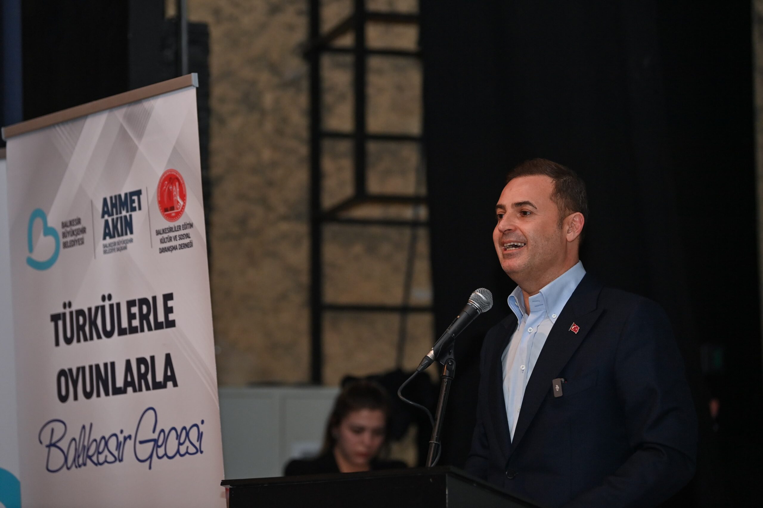 İzmir’de Balıkesir rüzgârı esti