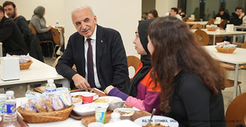 ÖĞRENCİLERLE AYNI SOFRADA
