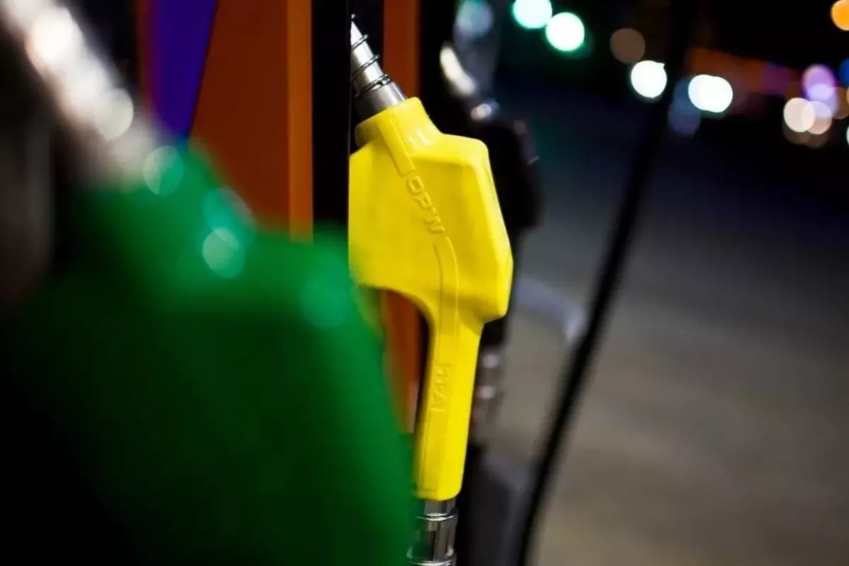 Benzine gece yarısı zam geldi