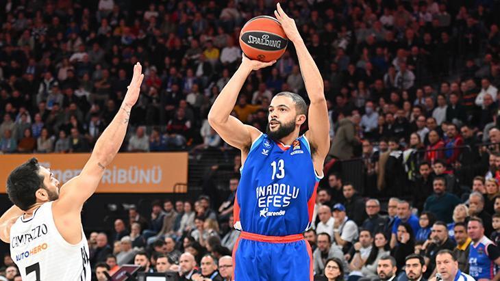 Anadolu Efes, EuroLeague’de Real Madrid’i devirdi!