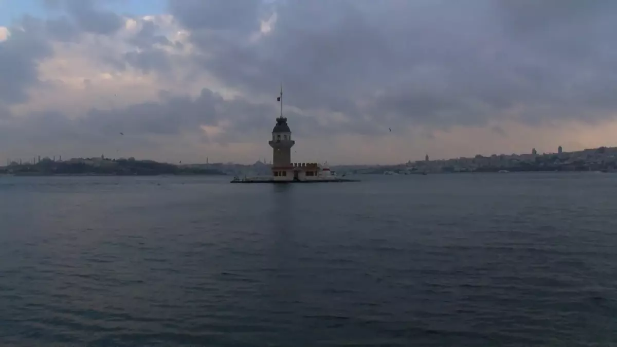 İstanbul Boğazı’nda Gemi Trafiği Askıya Alındı