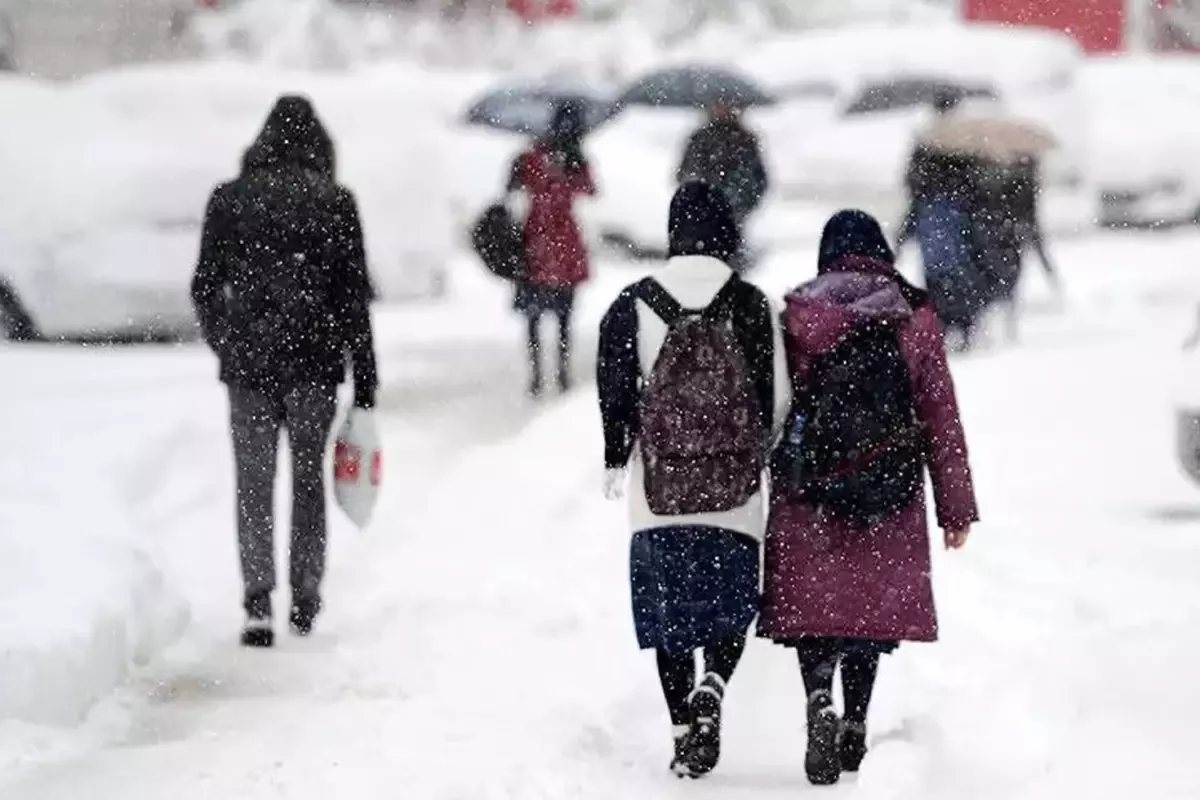 Sinop ve Kastamonu’da etkili olan kar yağışı nedeniyle eğitime ara verildi