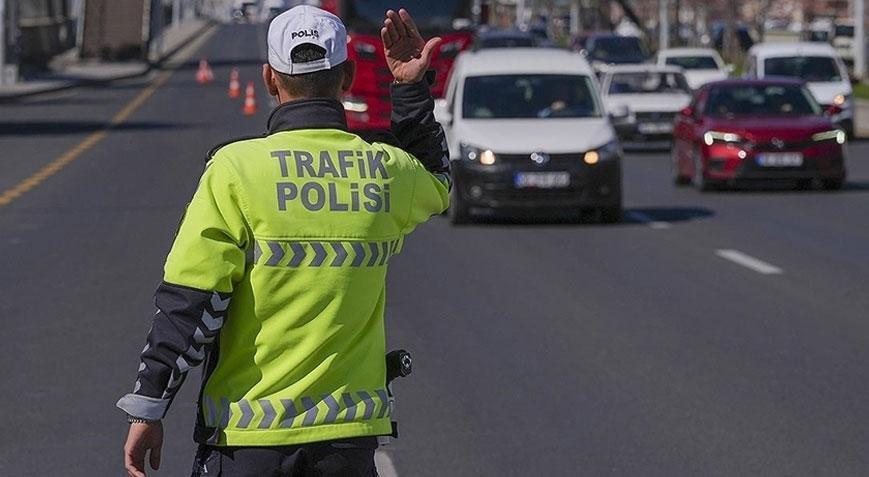 İçişleri Bakanlığı bayrama ilişkin trafik tedbirlerini açıkladı! Yasak bu gece başlıyor