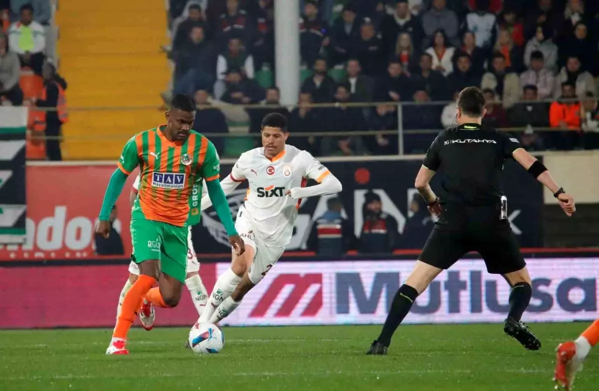 Galatasaray, Alanyaspor’u 2-1 Mağlup Etti