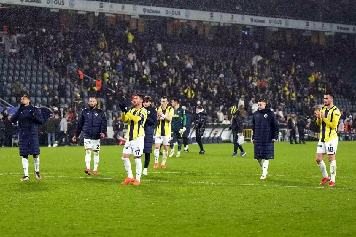 Fenerbahçe, Antalyaspor’u 3-0 Geçti