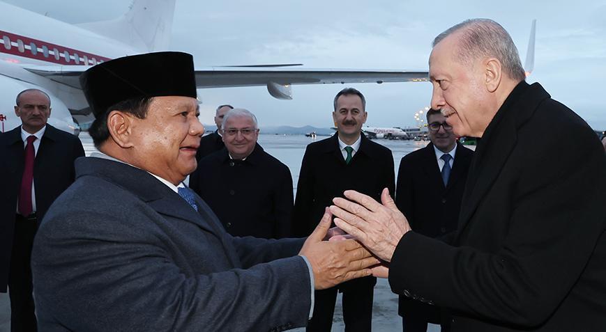 Cumhurbaşkanı Erdoğan, Endonezya Cumhurbaşkanı’nı resmi törenle karşıladı