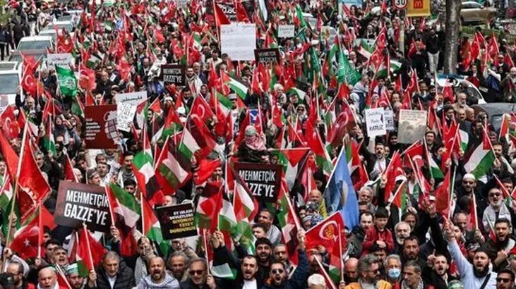 Üsküdar’da çok sayıda kişi Gazze için yürüyüş yaptı