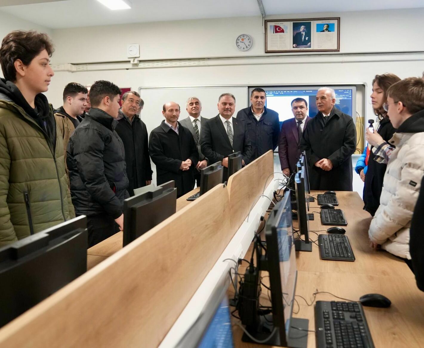 ÜMRANİYE’DE BİLİŞİM TEKNOLOJİLERİ LABORATUVARI