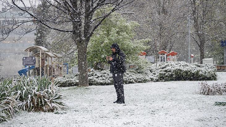Son dakika... Ankara nisanda beyaza büründü, okullar tatil edildi! Meteoroloji 25 kenti 'sarı' kodla uyardı