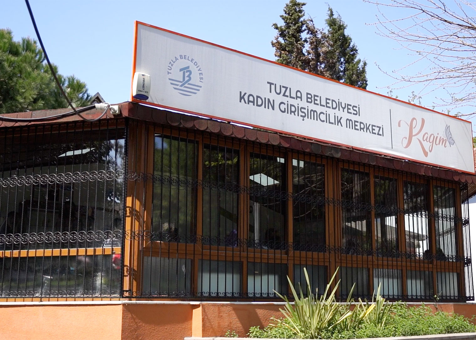 Tuzla Belediyesi Kadın Yazarlık Atölyesi mezunlarını verdi
