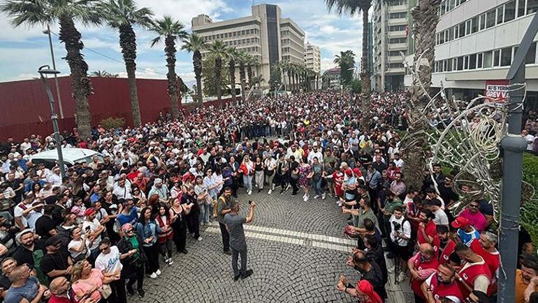 İzmir'de grevin 3. günü: Sokaklar çöplerle doldu taştı