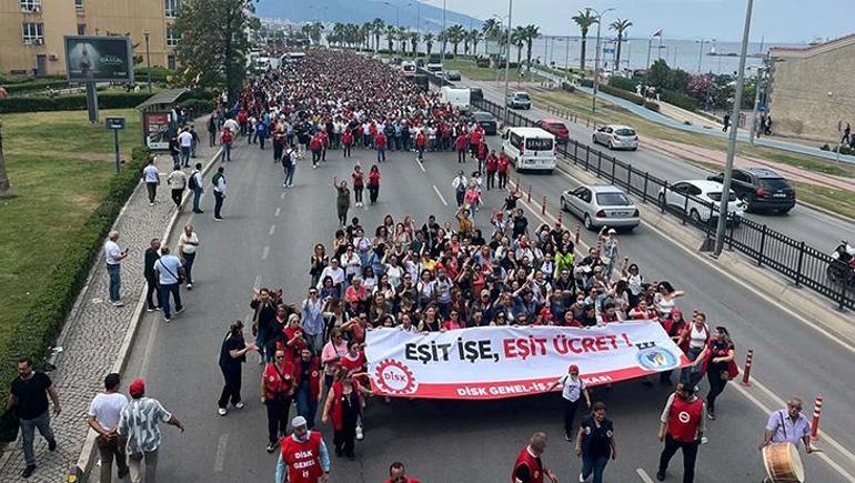 İzmir'de grevin 3. günü: Sokaklar çöplerle doldu taştı