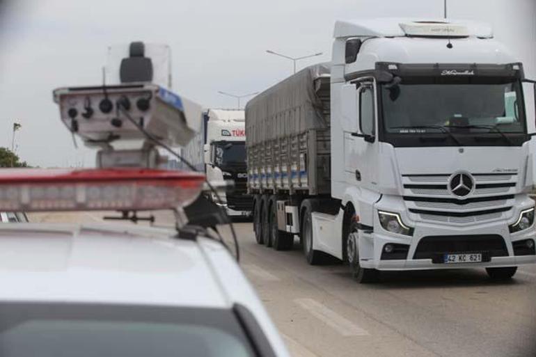 1 yıldır yol kenarlarında! Bu radara dikkat: Aynı anda 4 araca ceza yazıyor