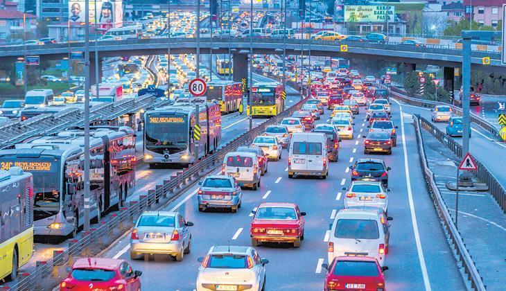 İstanbul’da yollarda kaybedilen zaman ömür tüketiyor: Trafik 1 yılda 105 saat yedi