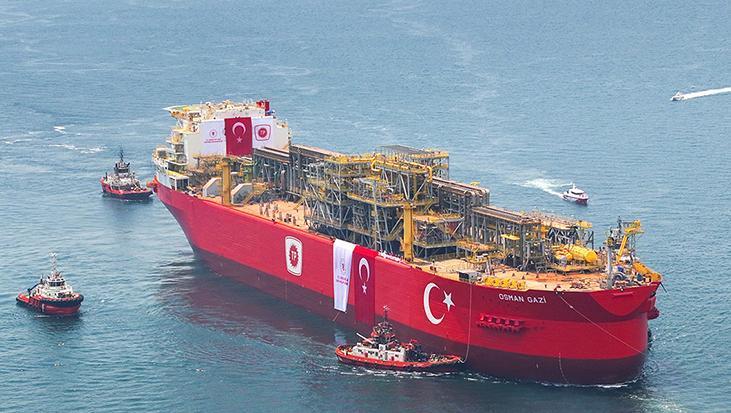 İstanbul Boğazı’nda tarihi an! 11 saatlik yolculuk başladı: Osman Gazi FPU geçiş yapıyor