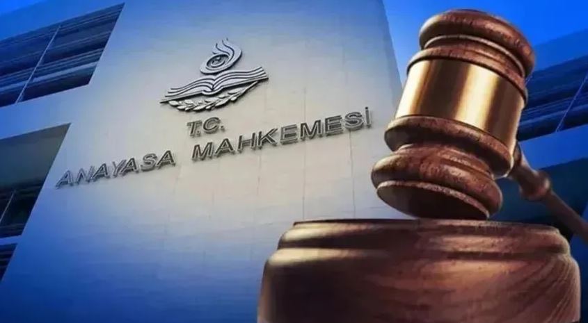 AYM’den ‘hakaret’ düzenlemesine iptal! O ilkeye aykırı bulundu…