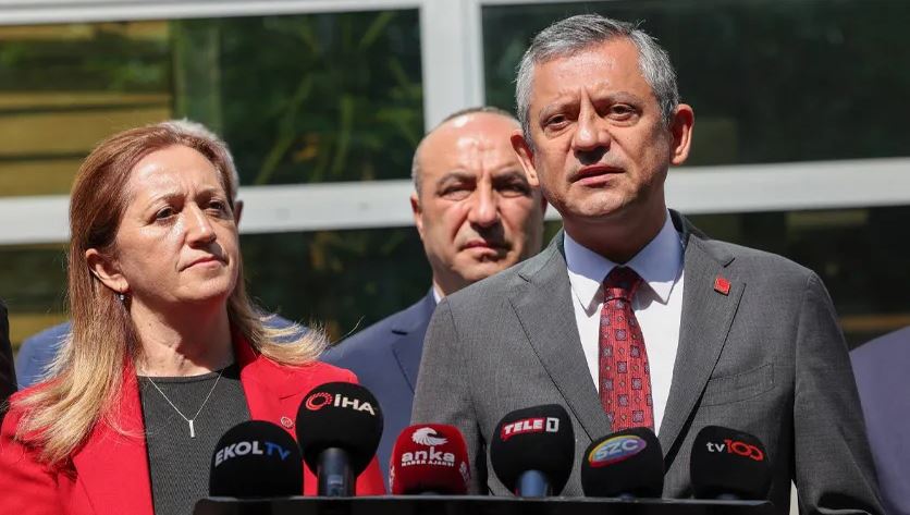 Özgür Özel’den DİSK ziyaretinde çarpıcı sözler! ‘Asgari ücrete ara zam için mücadele…’