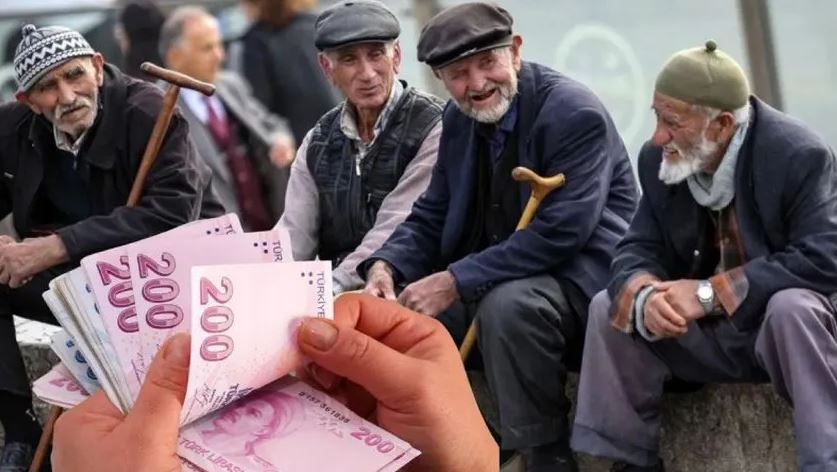 Emekli bayram ikramiyesinde tarih belli oldu! 4 bin TL yatacak…