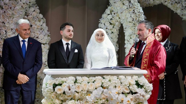 Sultanbeyli Belediye Başkanı Ali Tombaş’ın oğlu dünya evine girdi