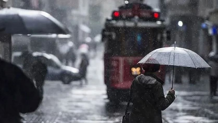 Kara bulutlar gökyüzünü sardı! İstanbul’da sağanak alarmı verildi…