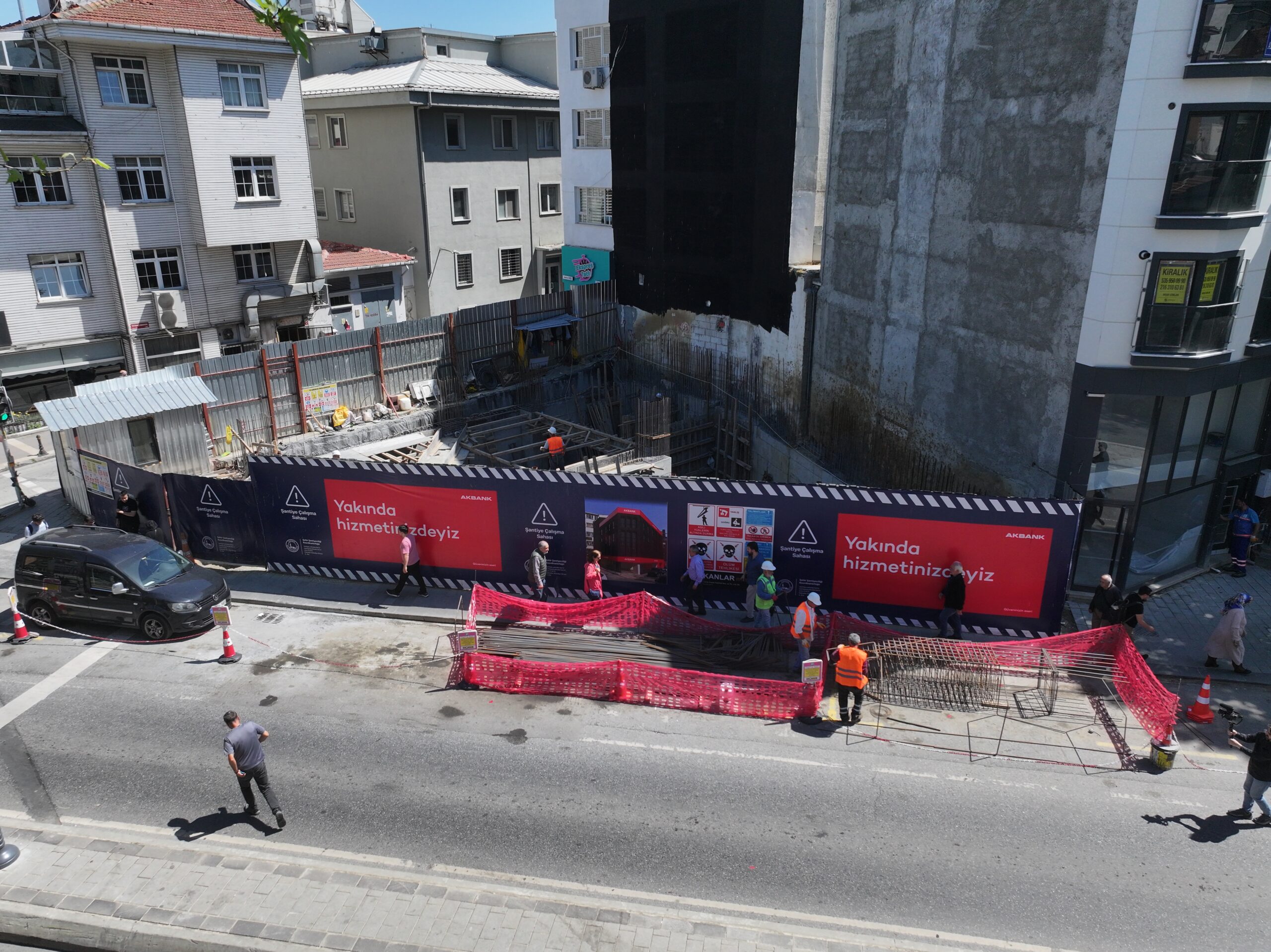 ÜSKÜDAR’DA TÜM ŞANTİYELER BELİRLİ BİR DÜZENLE FAALİYET GÖSTERİYOR