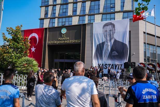 Manisalılardan Başkan Ferdi Zeyrek’e veda