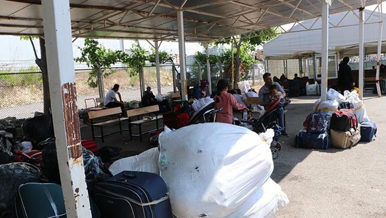 Türkiye'deki Suriyelilerin ülkelerine dönüşü Kurban Bayramı sonrasında da sürüyor