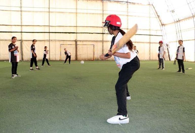 Vanlı kızların büyük başarısı: 'Ne anlarsınız' dediler, şampiyon olduk