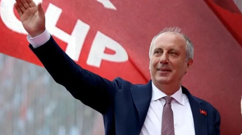 Muharrem İnce resmen CHP’de! Salona Özgür Özel ile birlikte geldi…
