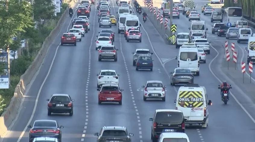 Bayram sonrası İstanbul trafiğinde yoğunluk