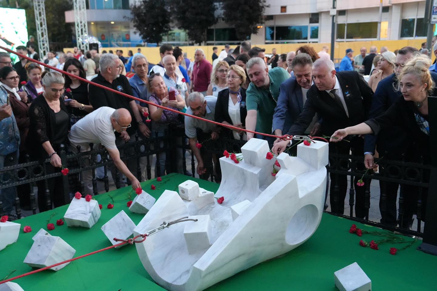 SREBRENİTSA KATLİAMI’NIN 30. YILINDA KARTAL’DA ANMA TÖRENİ DÜZENLENDİ