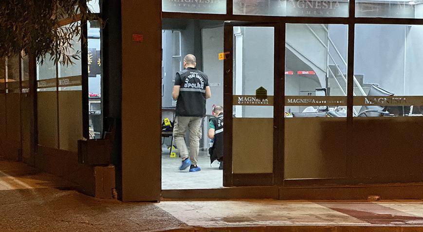 Manisa’da emlak ofisinde silahlı kavga!