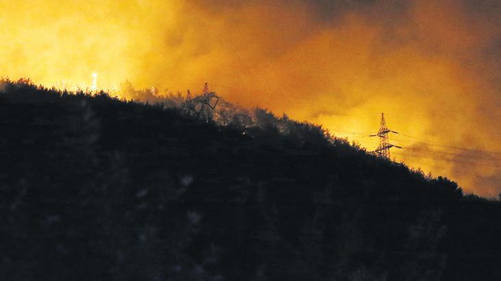 Hatay’da yangınla mücadele sürüyor