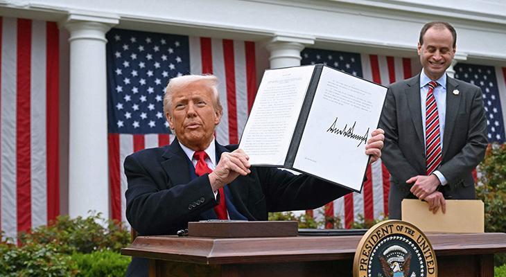 Trump; ABD, Kanada mallarına yüzde 35 gümrük vergisi uygulayacak!