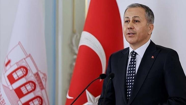 Bakan Yerlikaya açıkladı: 572 düzensiz göçmen ve 32 organizatör yakalandı