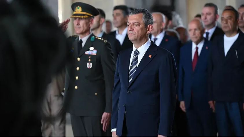 Özgür Özel’den Anıtkabir ziyaretinde dikkat çeken ‘Lozan’ mesajı!