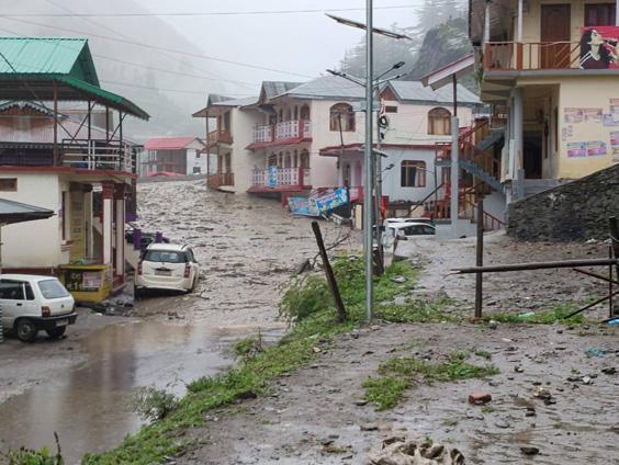 Hindistan'da heyelan felaketi! Onlarca kişiden haber alınamıyor