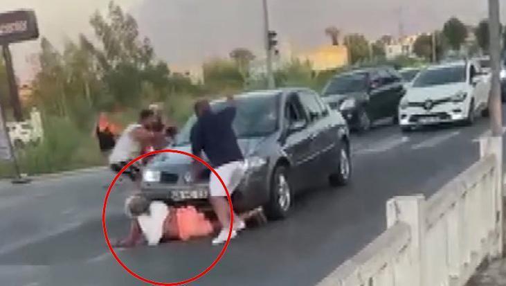 Otomobiliyle 2 kez üzerinden geçti!