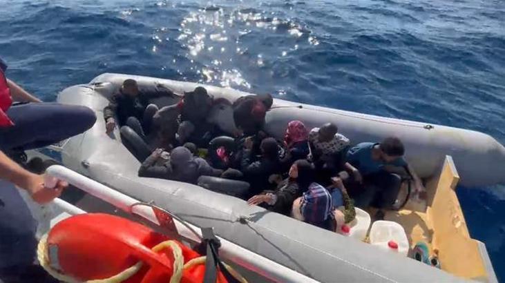 İzmir’de düzensiz göçmenler yakalandı! 17’si çocuk 41 kişi karaya çıkarıldı