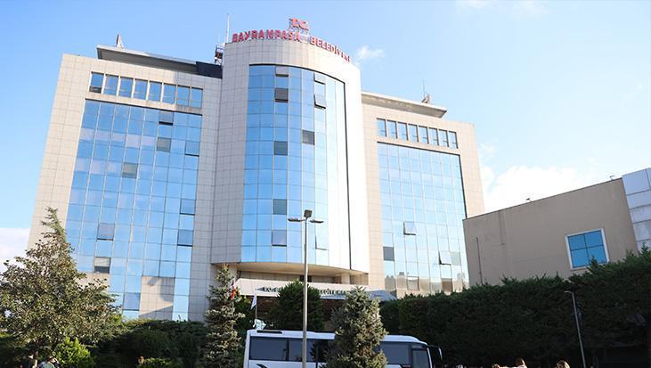 Bayrampaşa Belediyesine soruşturmasında 48 şüpheli adliyede