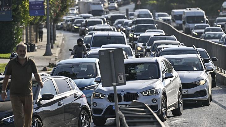 Haftanın ilk iş günü İstanbul’da trafik kilit!